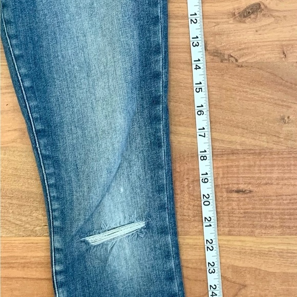 Frame Le High Rise Ripped Skinny Jeans in Saxon, size 26 - Picture 4 of 8